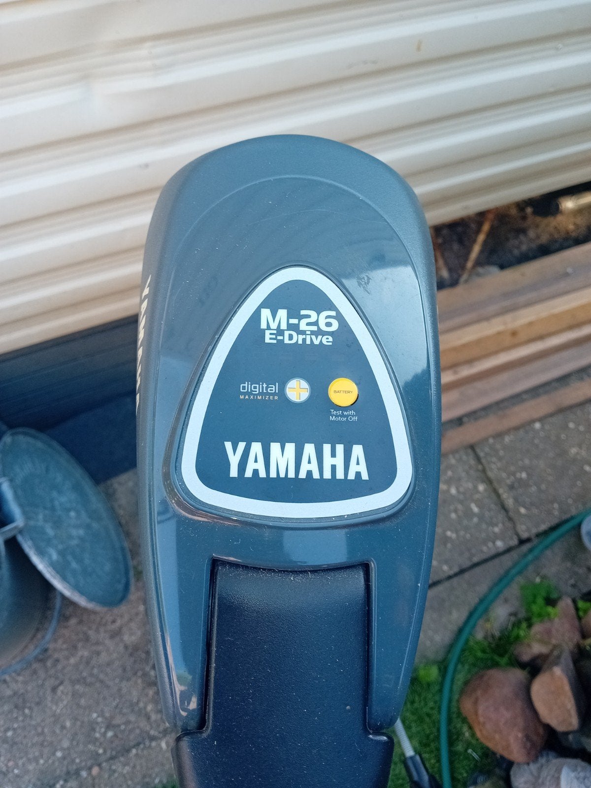 Yamaha m26 fluistermotor 55lbs (105ah  +lader), Ophalen, Zo goed als nieuw, Motor en Techniek
