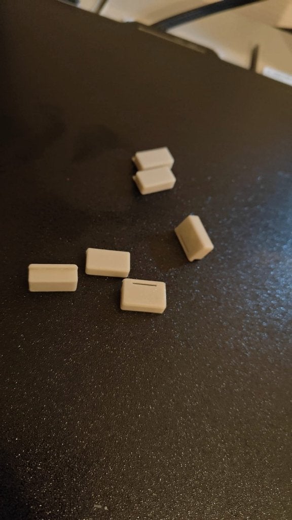 Amiga Diskdrive Knopje - Eject Button Replacement Part, Verzenden