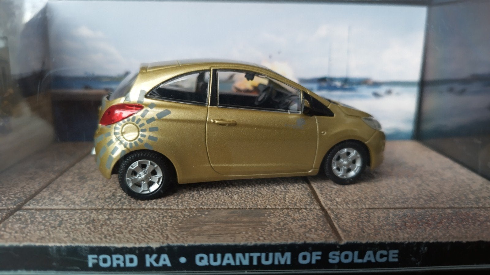Ford Ka Hydrogen 1:43 James Bond 007 Quantum of Solace Pol, Hobby en Vrije tijd, Modelauto's | 1:43, Overige merken, Auto, Verzenden