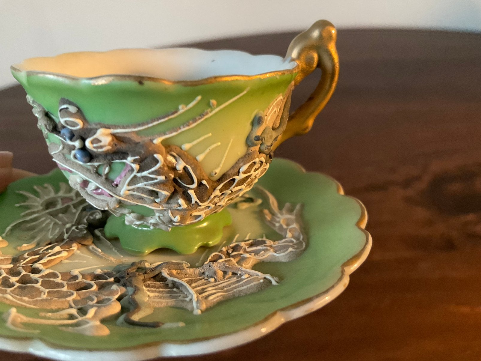 Japans "Dragonware" theekopje met schotel Clervaux, Antiek en Kunst, Ophalen of Verzenden