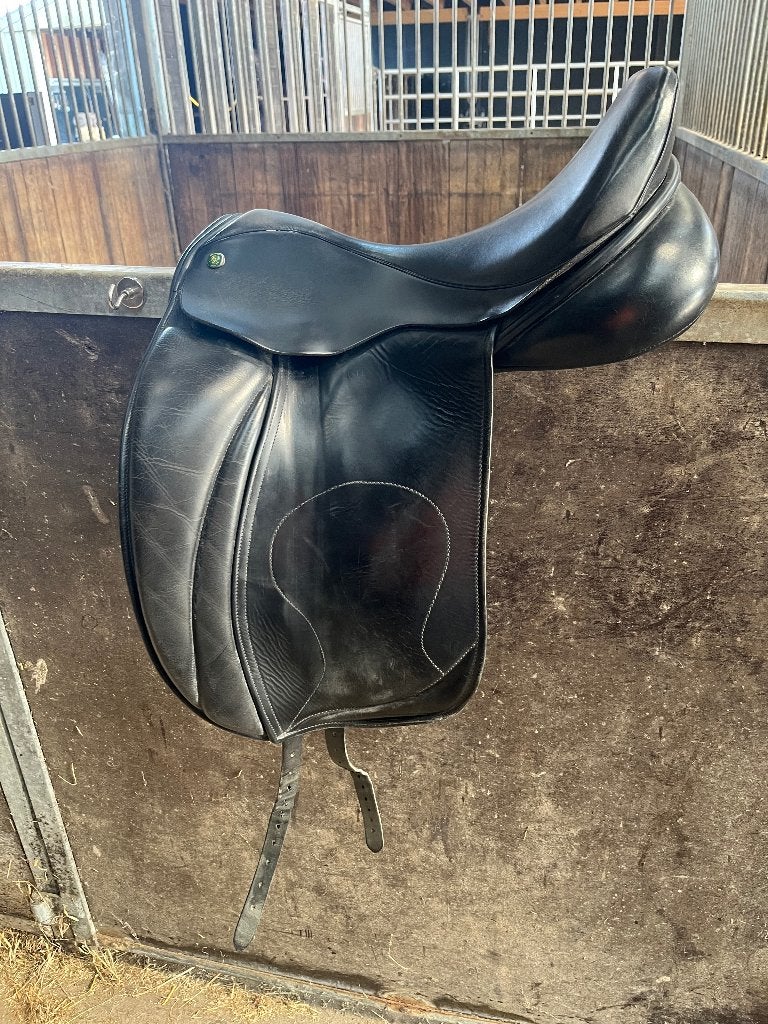 Hulsebos zadel, Hulsebos, L (17.5 inch), Gebruikt, Close contact