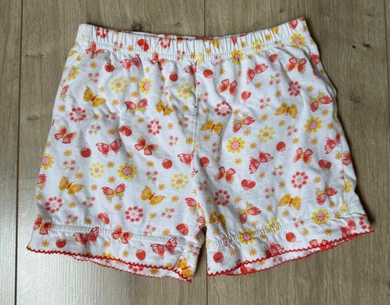 Schattige shortama met vlinders en bloemen Hema 86/92, Kinderen en Baby's, Babykleding | Maat 86, Nacht- of Onderkleding, Meisje