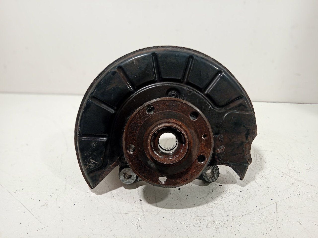 Wielnaaf links voor Volkswagen Sharan, Onderdelen@venauto.nl, Van der Ven Autorecycling B.V., Gebruikt, Ettenseweg 76, 4706 PB Roosendaal, The Netherlands