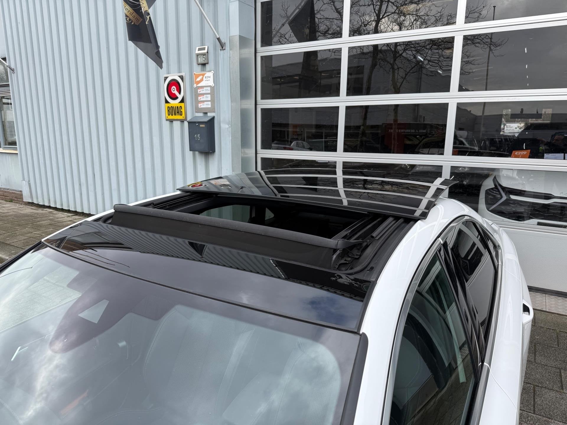 Audi A3 Limousine 35 TFSI S edition S18/LEER/NAV/MATRIX/PANO, 4 cilinders, Wit, Bedrijf, 690 kg