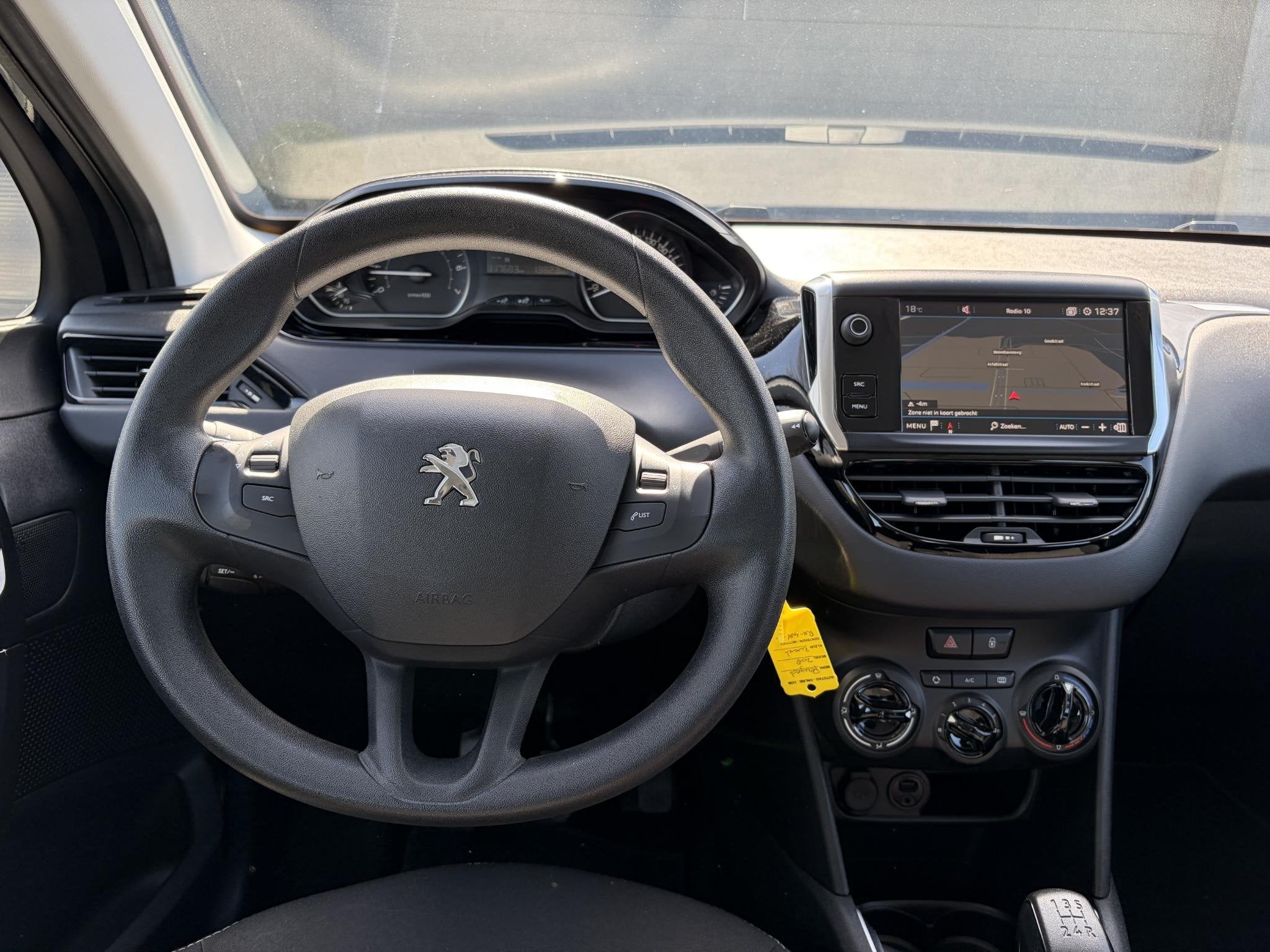 Peugeot 208 1.2 PureTech Active 2e Eigenaar,NaviDealer Onder, Voorwielaandrijving, Stof, Gebruikt, 1199 cc