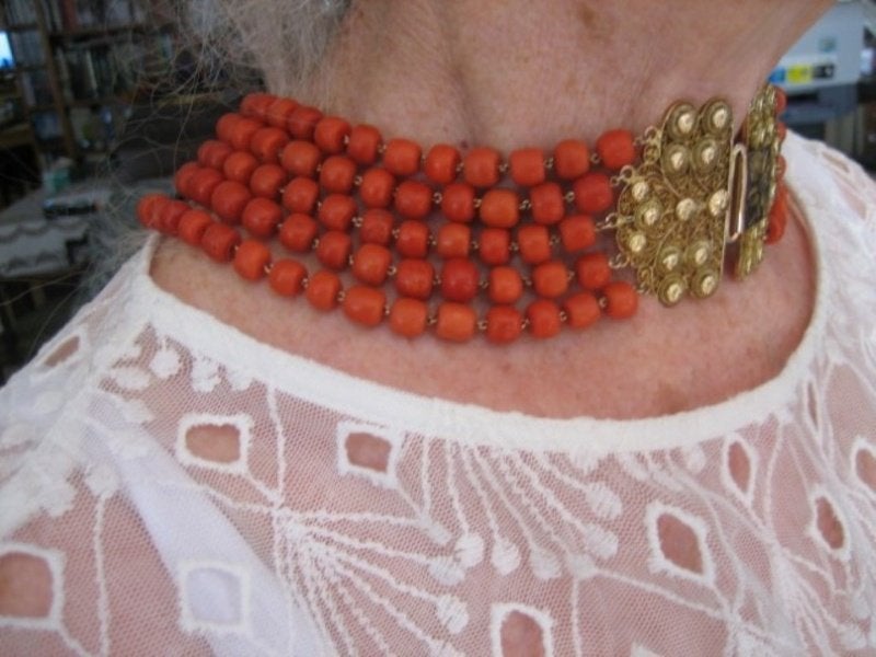 Antiek 5 rijen bloedkoralen ketting met gouden slot ca.1890, Sieraden, Tassen en Uiterlijk, Verzenden, Goud, Ketting, Met edelsteen