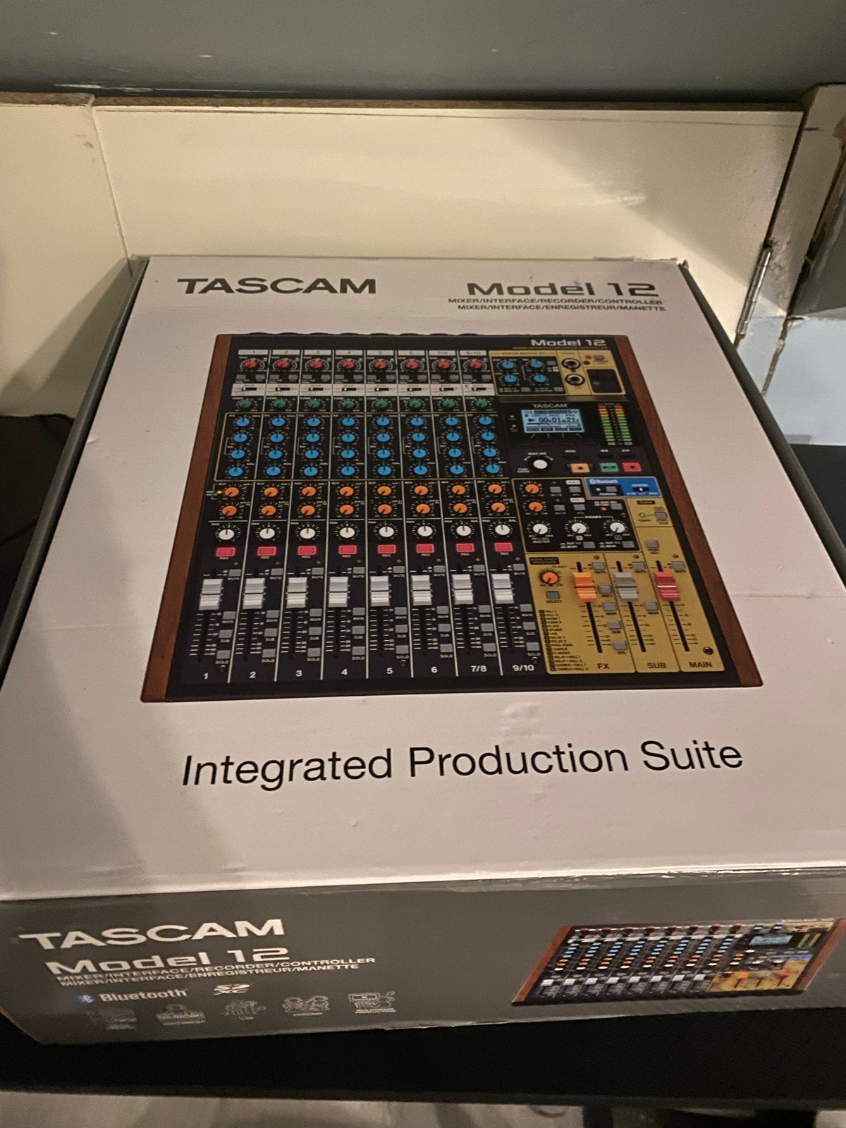 Tascam Model 12 Mixer/Interface/Recorder, Ophalen of Verzenden, Zo goed als nieuw, 10 tot 20 kanalen, Microfooningang