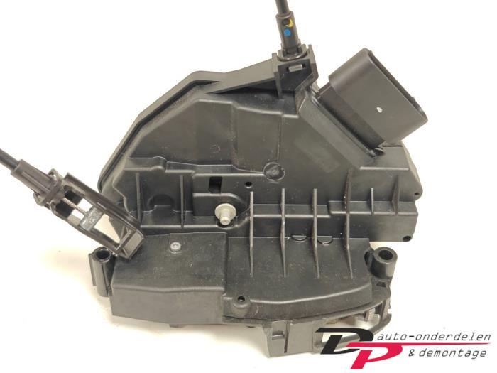 Deurslot Mechaniek 4Deurs rechts-voor van een Ford Focus, Auto-onderdelen, Gebruikt, -, -, Ophalen of Verzenden
