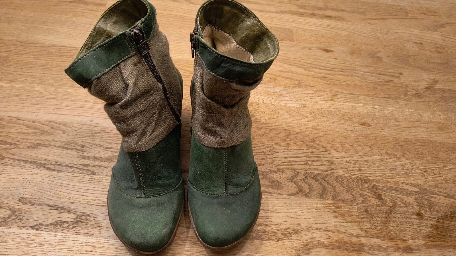 El Naturalista Enkellaarsjes - Maat 39 - Groen, Kleding | Dames, Schoenen, Ophalen of Verzenden, Zo goed als nieuw, Groen