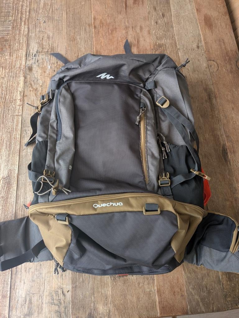 2x Decathlon Quechua Forclaz Easyfit 50 Backpacks, 40 cm of meer, Zo goed als nieuw, Trekking, 60 cm of meer