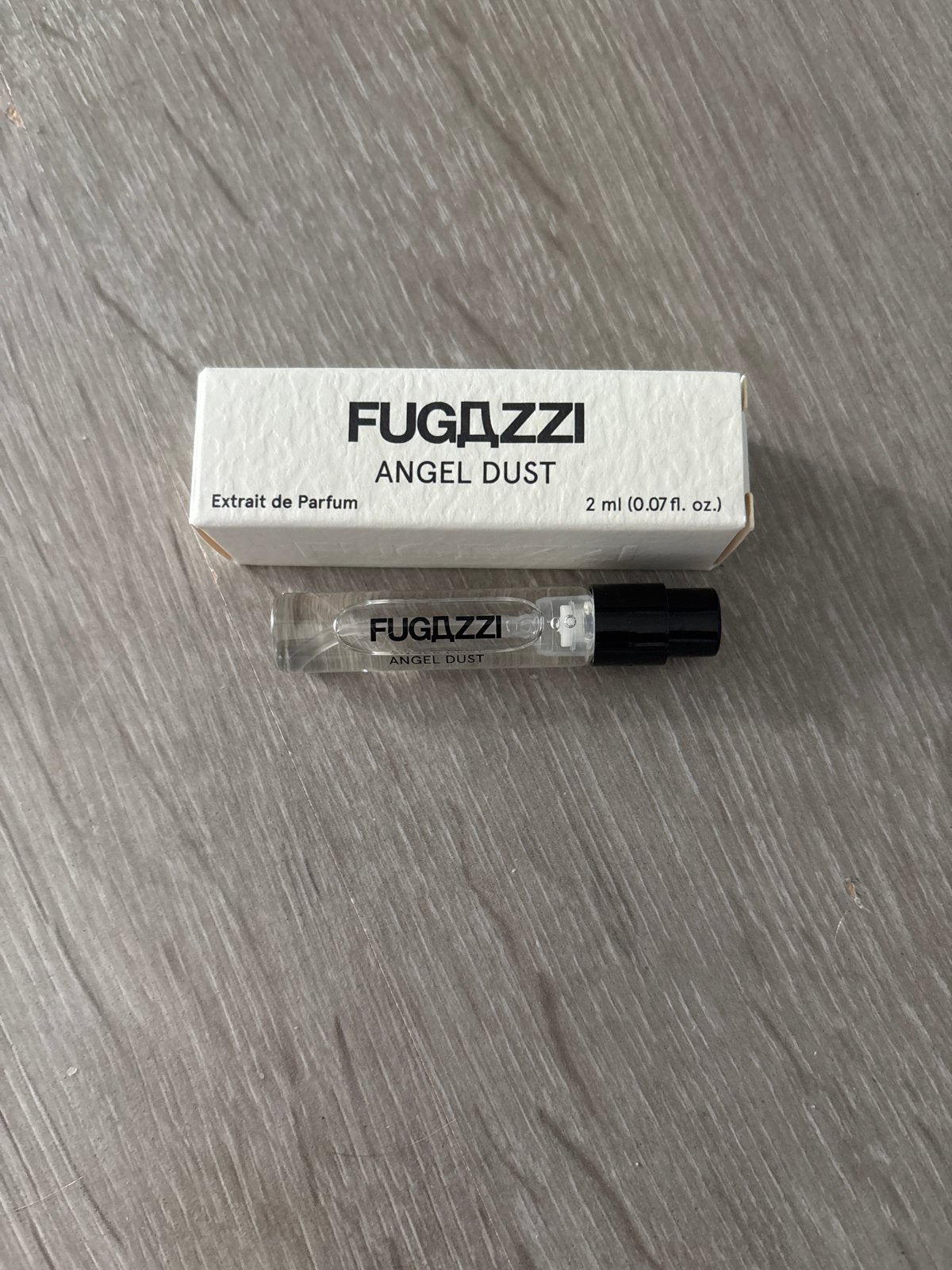 Fugazzi Angel Dust Extrait de Parfum - 2 ml sample, Sieraden, Tassen en Uiterlijk, Ophalen of Verzenden, Zo goed als nieuw
