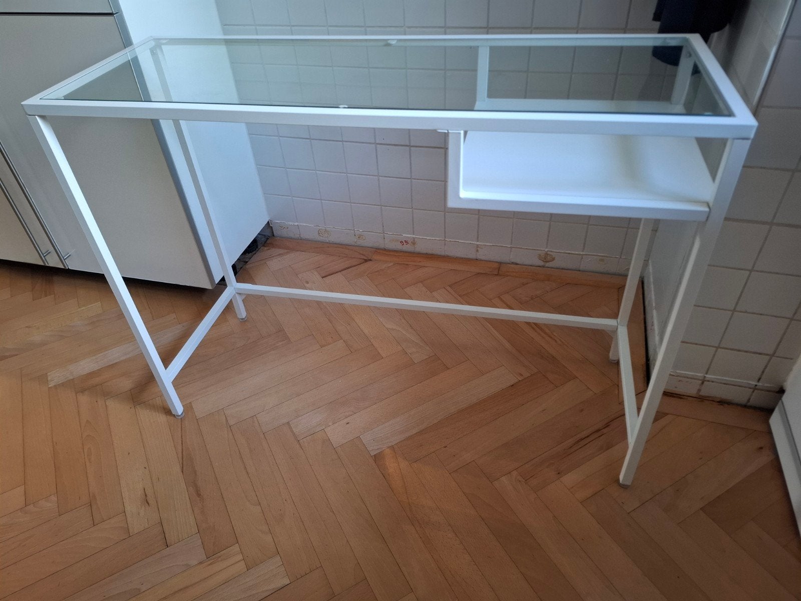 IKEA VITTSJÖ laptop/sidetable wit/glas (100x36x74 cm), Ophalen, Overige typen, Gebruikt, IKEA