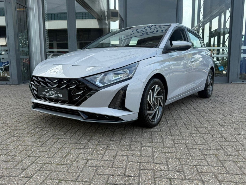 Hyundai i20 1.2 MPI COMFORT 100PK NAVI LMV AIRCO PDC-CAMERA., 101 pk, Gebruikt, 4 cilinders, 988 kg