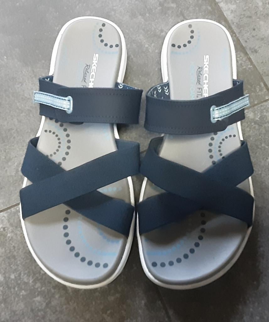 SKECHERS slippers maat 39, Ophalen