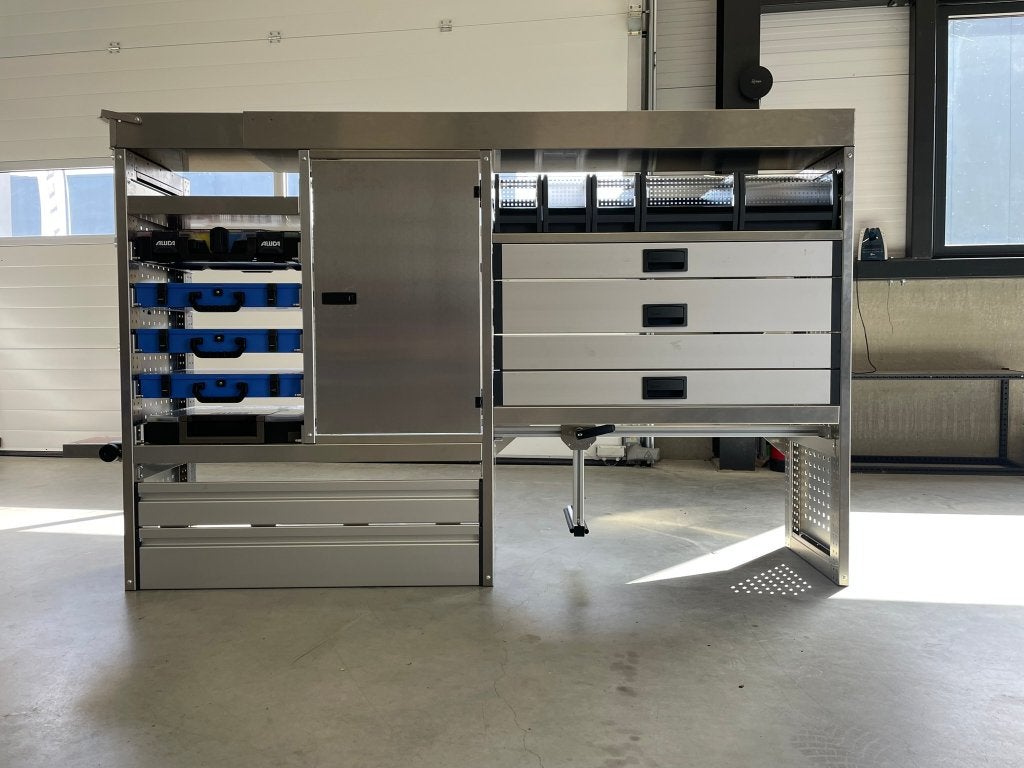 Aluca Bedrijfswageninrichting zo goed als nieuw, Ophalen, Bulters Bedrijfswageninrichtingen bv, Info@bulters.nl, De Houtakker 12D