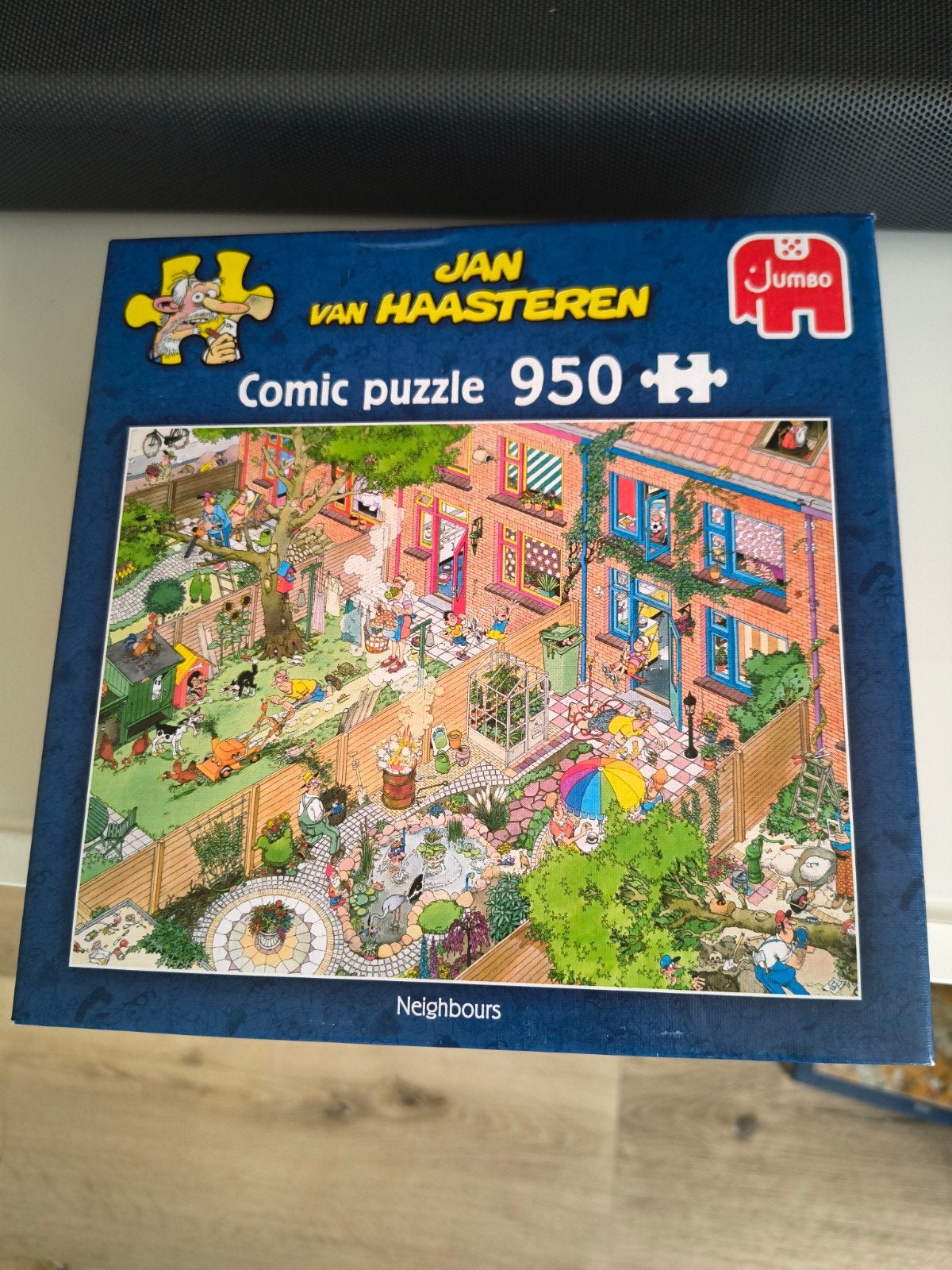 Jan van Haasteren Comic Puzzel - Neighbours (950 stukjes), Ophalen of Verzenden, 500 t/m 1500 stukjes, Zo goed als nieuw, Legpuzzel