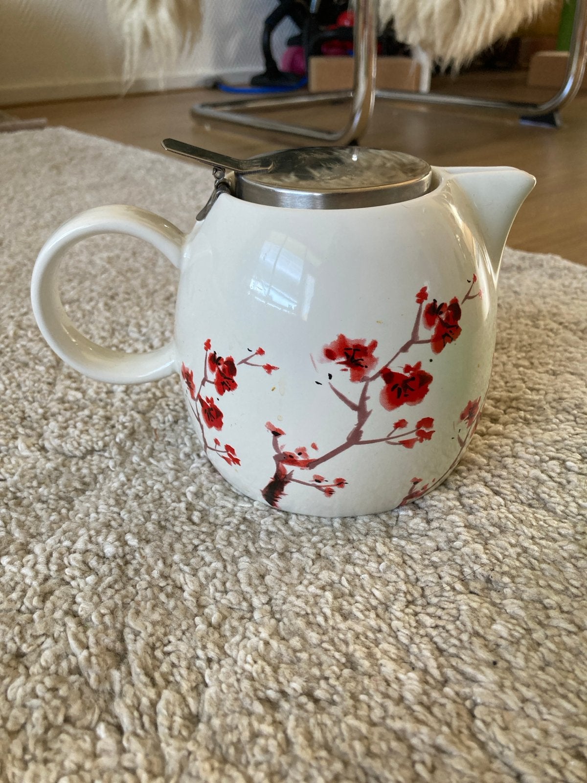 Tea Forte theepot met bloesemmotief en filter, Huis en Inrichting, Theepot/fluitketel, Ophalen of Verzenden, Zo goed als nieuw
