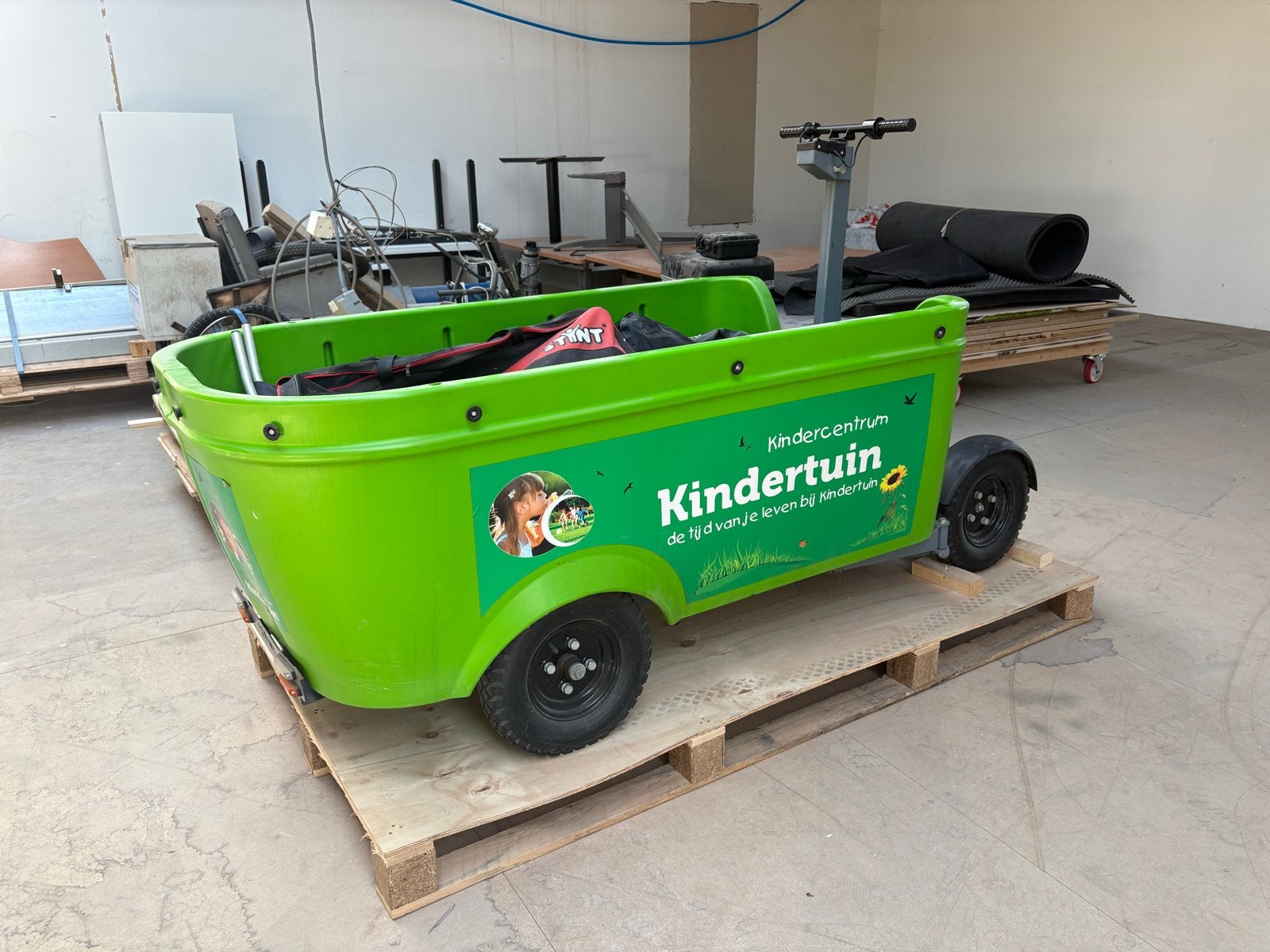 Stint Elektrische bakfiets Kindercentrum Kindertuin, 4 kinderen of meer, Gebruikt, Elektrisch, Schijfrem