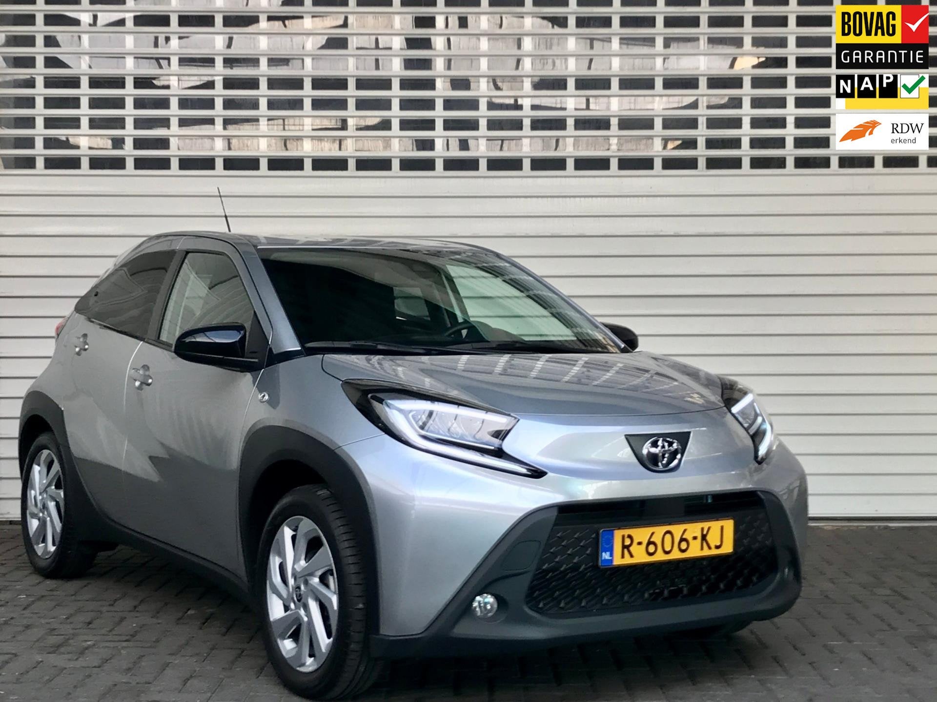Toyota Aygo X 1.0 VVT-i S-CVT first (bijna een nieuwe auto!), Gebruikt, 4 stoelen, Origineel Nederlands, 3 cilinders