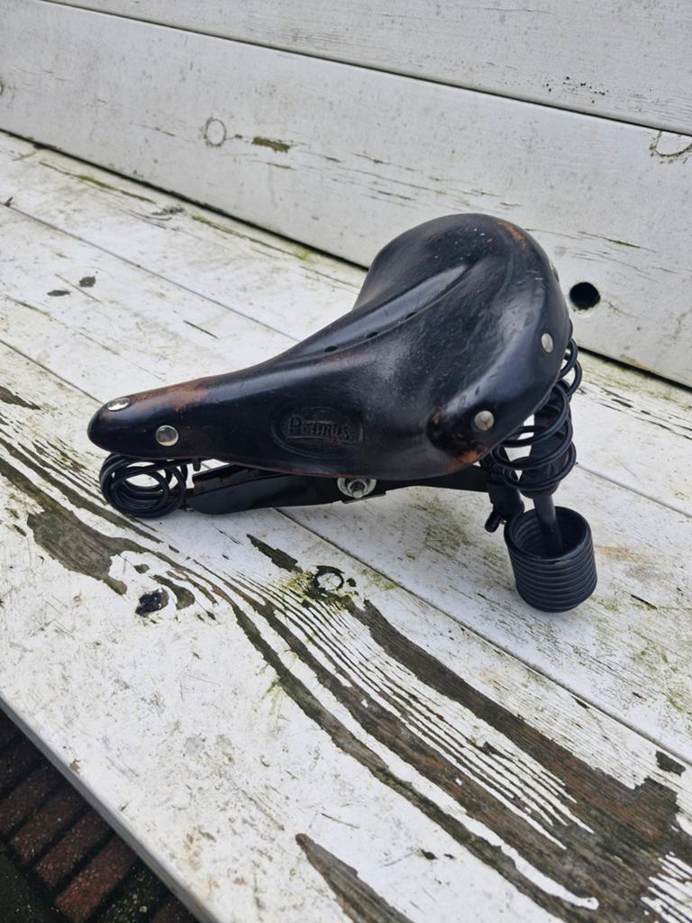 Lepper leren fiets zadel in zeer goede staat, Ophalen of Verzenden, Zadel