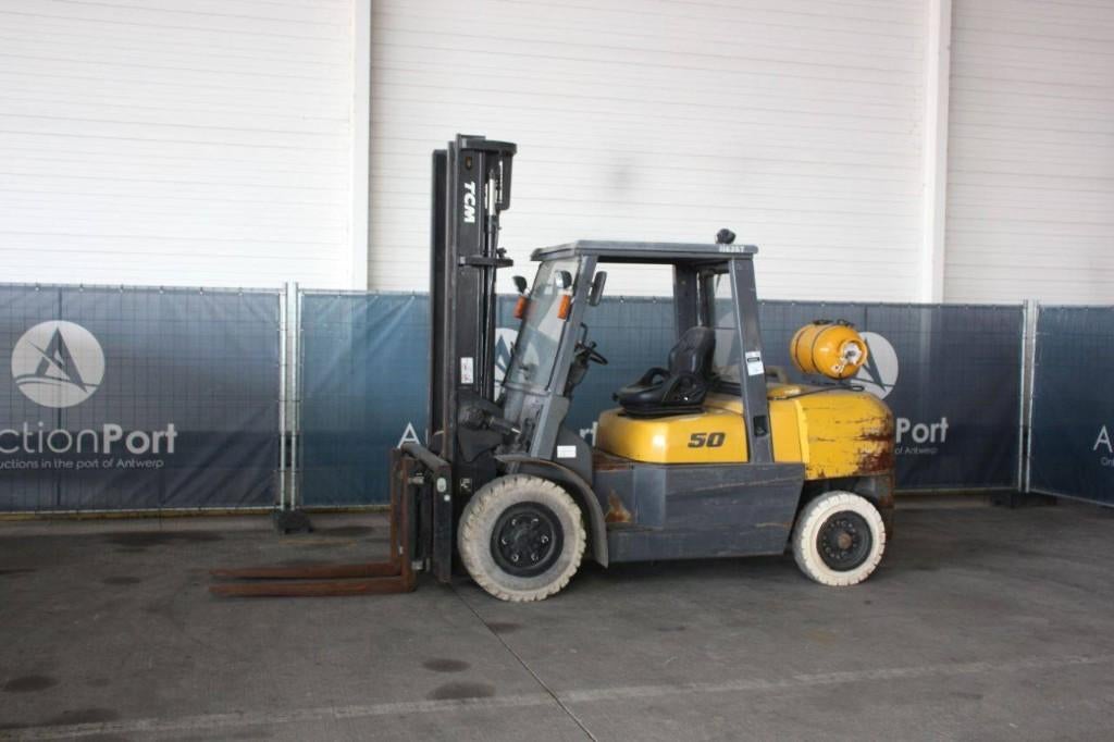 Veiling: Heftrucks en Palletwagens, Meer dan 4000 kg, Ophalen, Diesel, Heftruck