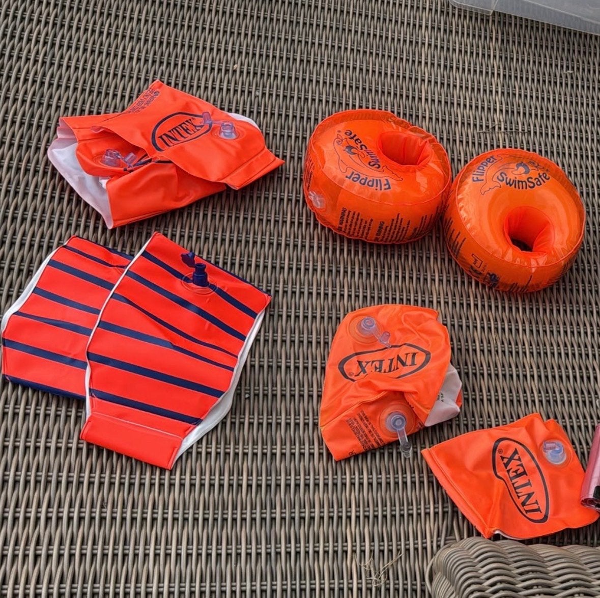 Zwembadjes en zwembandjes van Intex, HEMA, FlipperSwimsafe, Tuin en Terras, Ophalen of Verzenden, Gebruikt, Overige typen