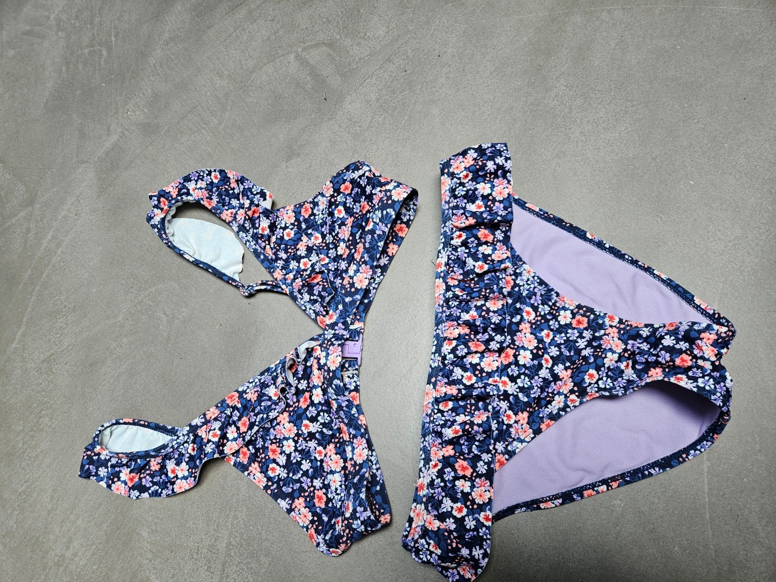 Gratis: bikini We Fashion top: maat 164 broekje: 170/176, Kinderen en Baby's, Kinderkleding | Maat 164, Ophalen, Gebruikt, Meisje