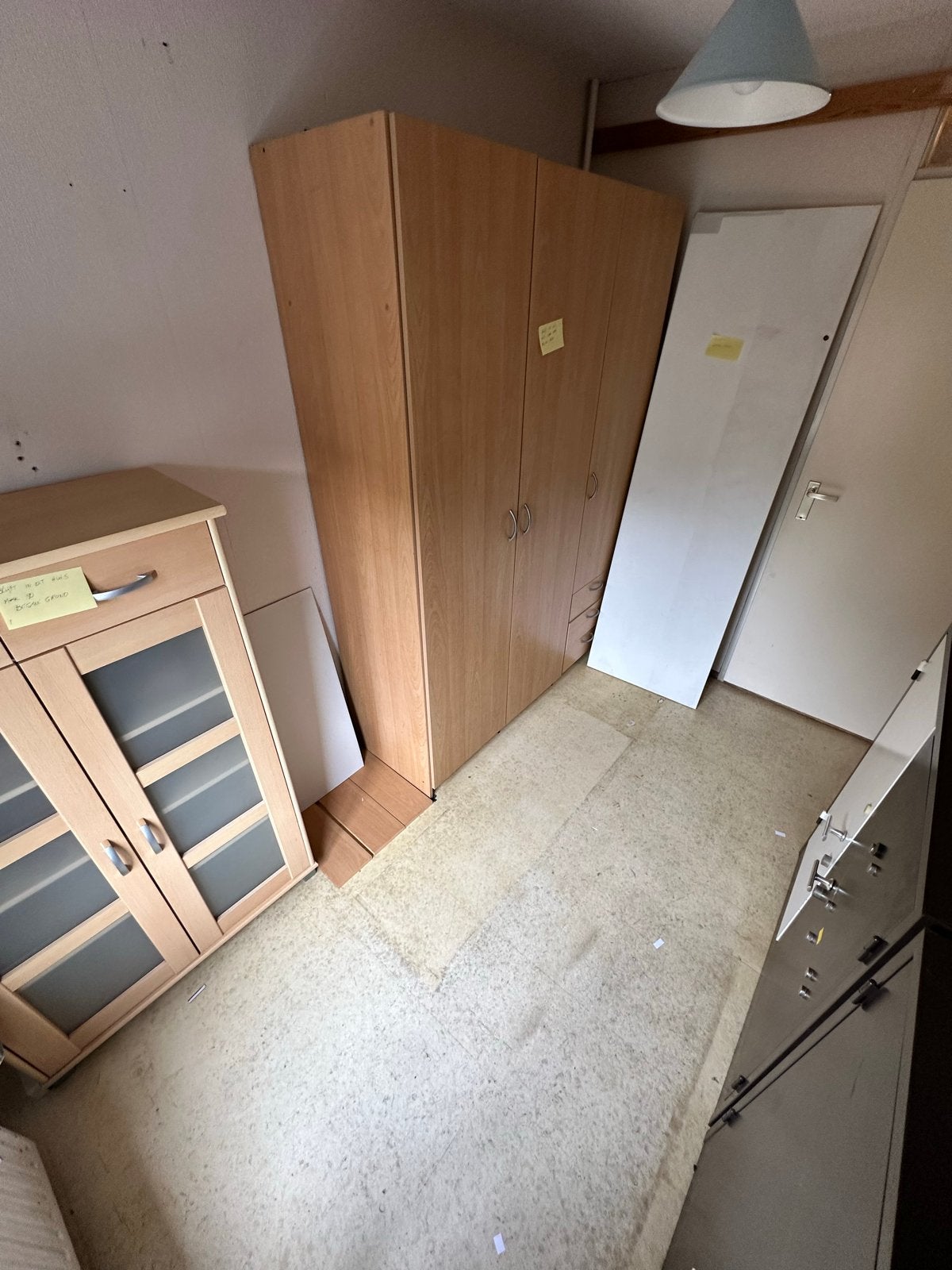 2 kasten gratis af te halen ivm verhuizing, Ophalen, Gebruikt, 100 tot 150 cm, 200 cm of meer