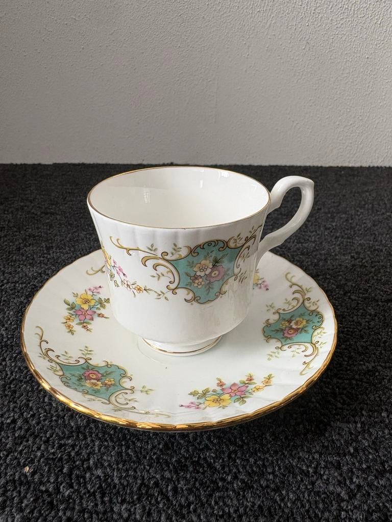 Vintage Royal Stafford "True Love" Kop en Schotel, Antiek en Kunst, Antiek | Servies los, Ophalen of Verzenden