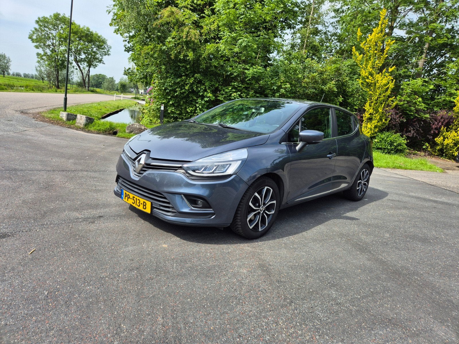 Renault Clio 1.5 DCI 66KW 5-DRS 2016 Grijs, Voorwielaandrijving, Zwart, Leder en Stof, 1200 kg