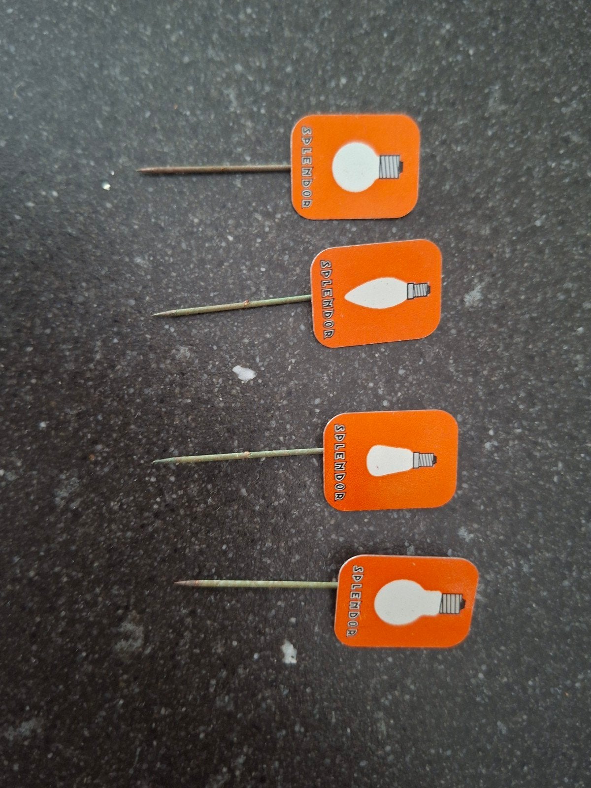 Speldjes Splendor, Ophalen of Verzenden, Gebruikt, Overige onderwerpen, Speldje of Pin