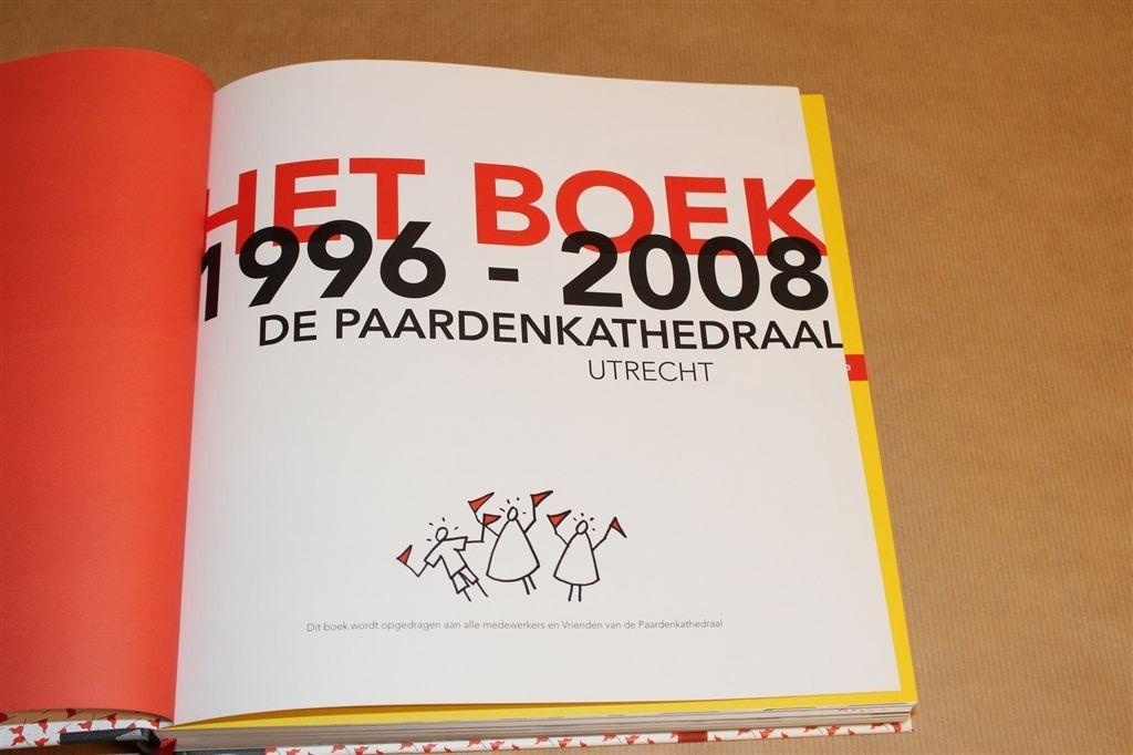 Het Boek Paardenkathedraal [1996-2008] — met CD-Rom, Ophalen of Verzenden, Zo goed als nieuw