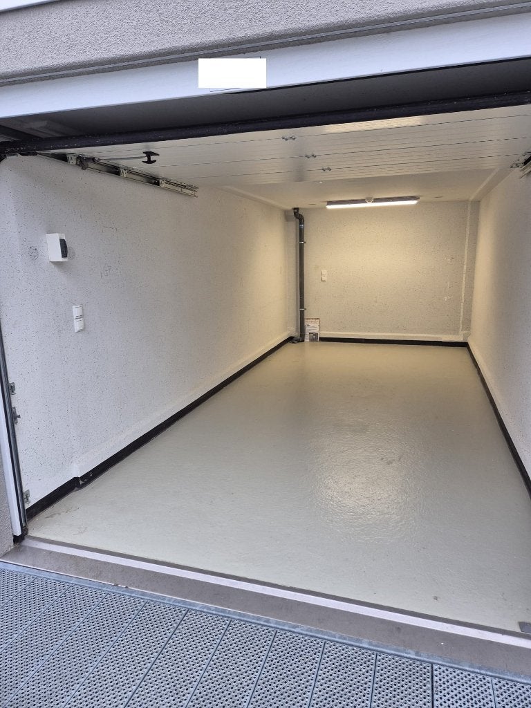 GARAGEBOX TE KOOP 18M2 IN PARK HEINENOORD ALS BELEGGING