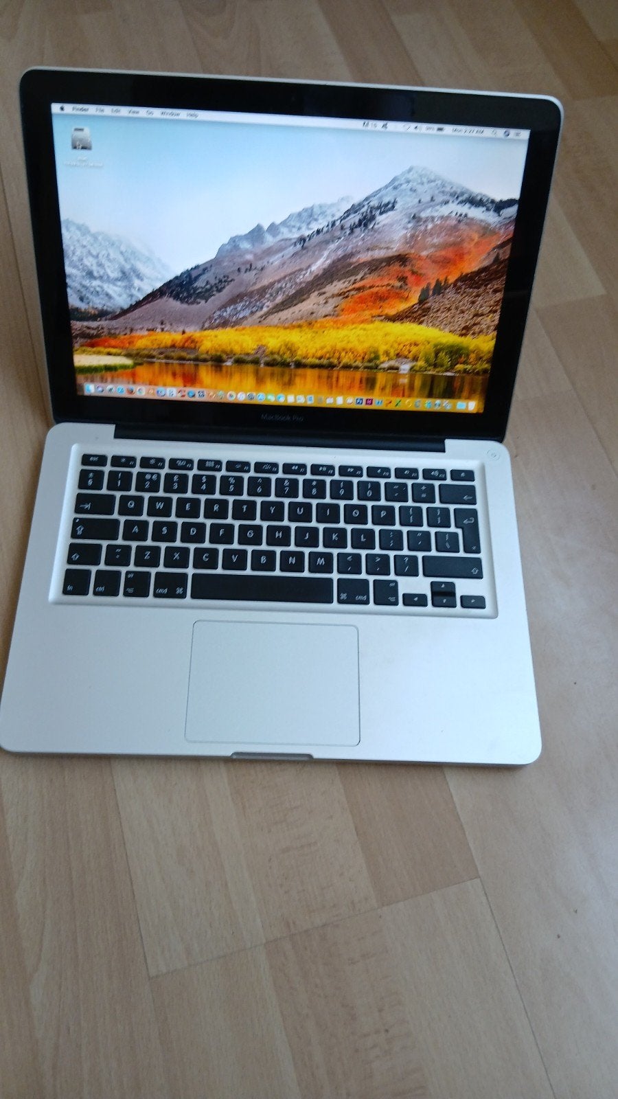Macbook pro 2011 goed werkend 4gig en ssd, Computers en Software, Apple Macbooks, Ophalen of Verzenden, 15 inch, MacBook Pro, 2 tot 3 Ghz