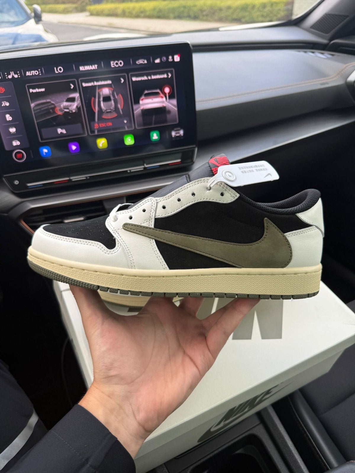 Jordan 1 Retro Low OG SP Travis Scott Olive, Ophalen of Verzenden, Nieuw, Zwart, Sneakers of Gympen