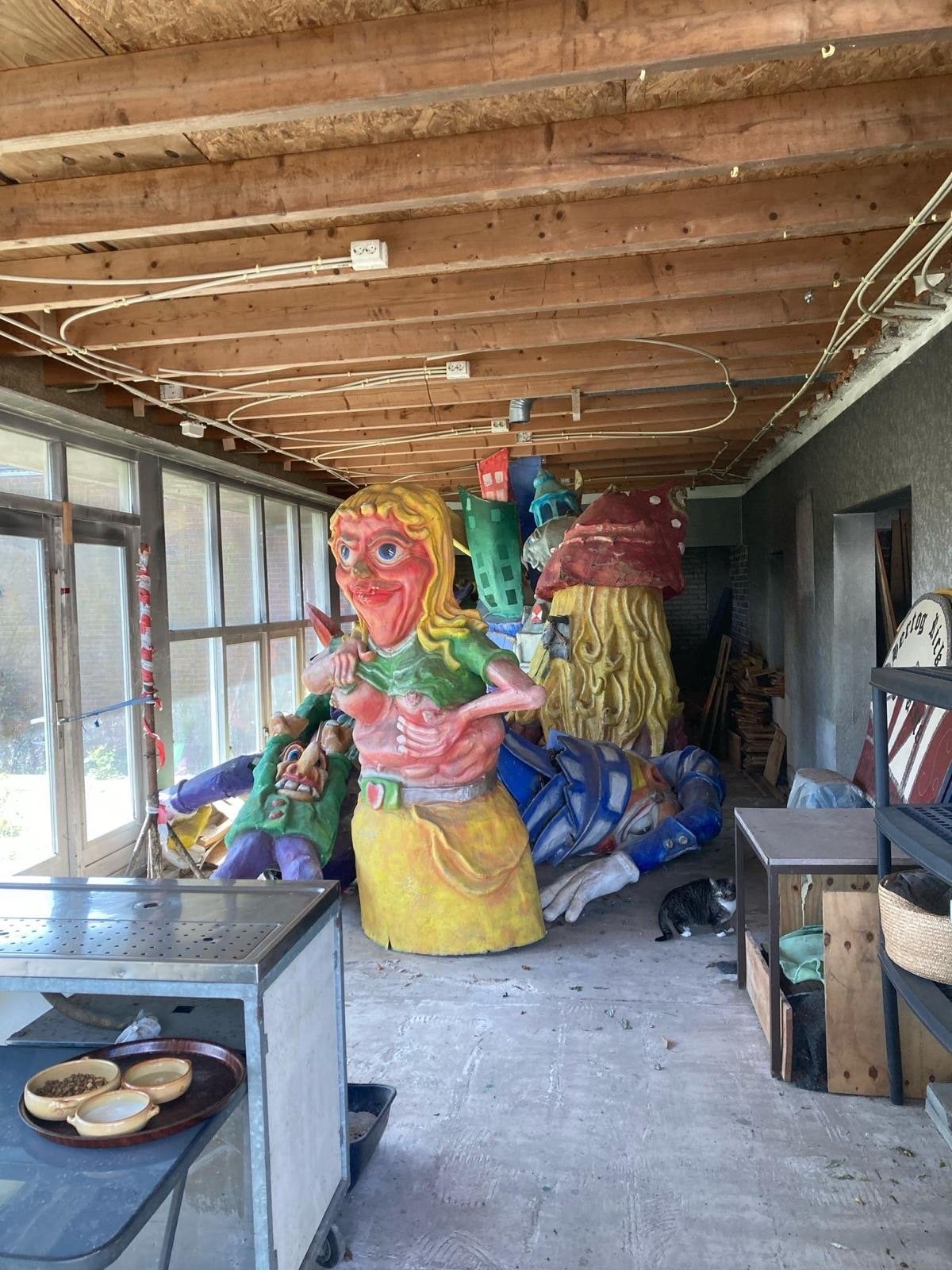 Diverse papier-maché carnavals poppen, Hobby en Vrije tijd, Ophalen, Gebruikt, Toneelattributen of Onderdelen