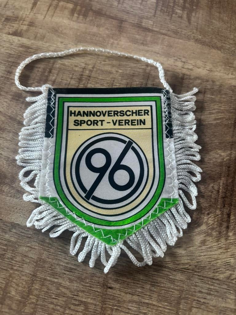 Hannover ‘96 vaantje, Verzamelen, Sportartikelen en Voetbal, Ophalen of Verzenden, Buitenlandse clubs, Vaantje of Sjaal