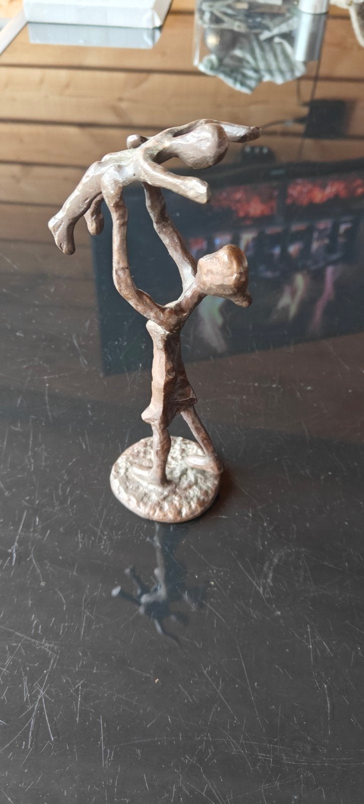 Bronzen beeldje: Moeder en kind, Groep mensen, Minder dan 20 cm, Ophalen of Verzenden, Beeld