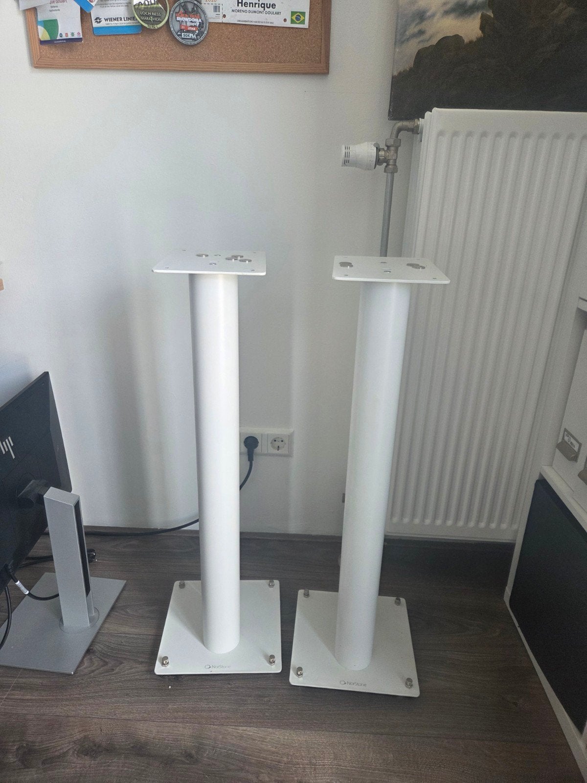 Norstone Stylum 3 luidsprekerstandaards - Wit, Audio, Tv en Foto, Inclusief standaarden, Overige typen, Zo goed als nieuw, Minder dan 60 watt