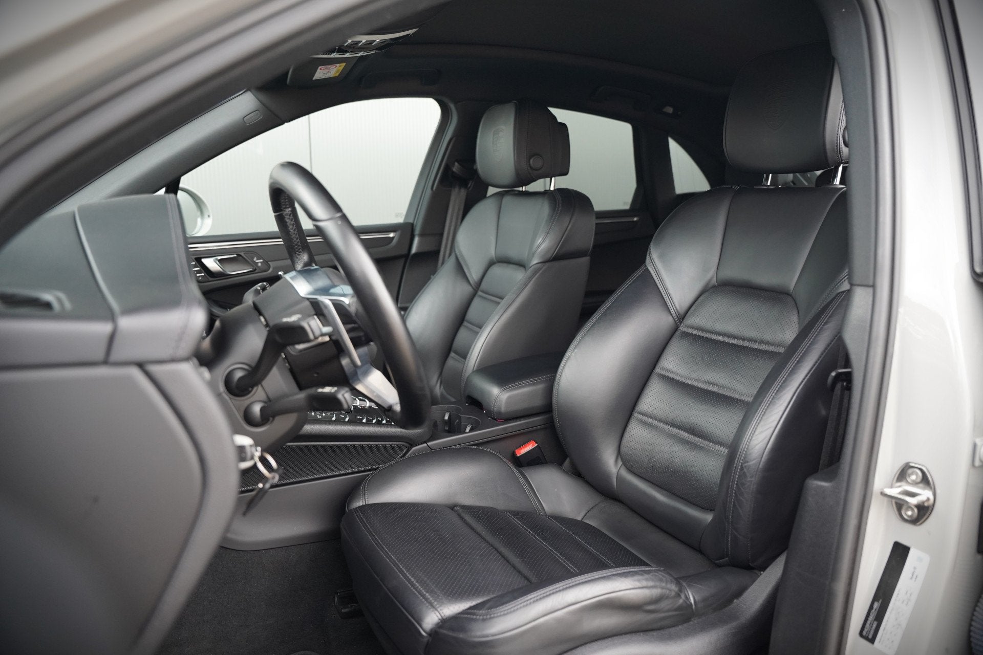 Porsche Macan 2.0 | Krijt Grijs | Panoramadak | Sportchrono, Auto's, Automaat, Dealer onderhouden, Gebruikt, Bedrijf