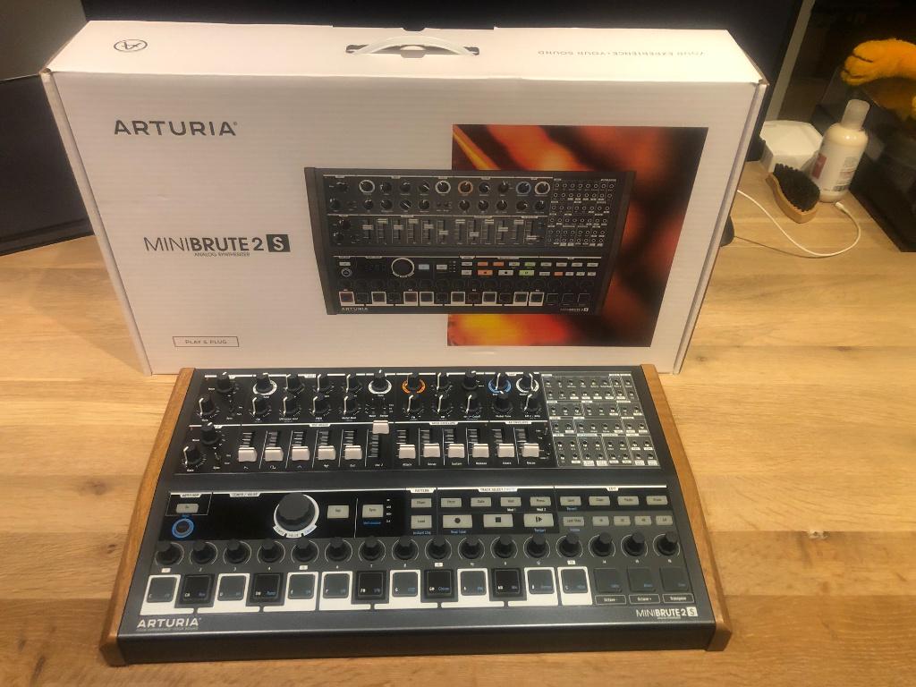 Arturia Minibrute 2S, Muziek en Instrumenten, Synthesizers, Ophalen of Verzenden, Zo goed als nieuw, Overige aantallen, Overige merken