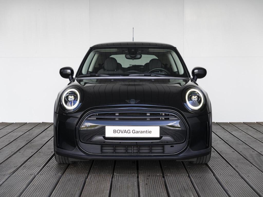 MINI 3-deurs Cooper Classic + Navigatie + Black Exterieur pa, Auto's, Mini, Voorwielaandrijving, 12 maanden, Gebruikt, 4 stoelen