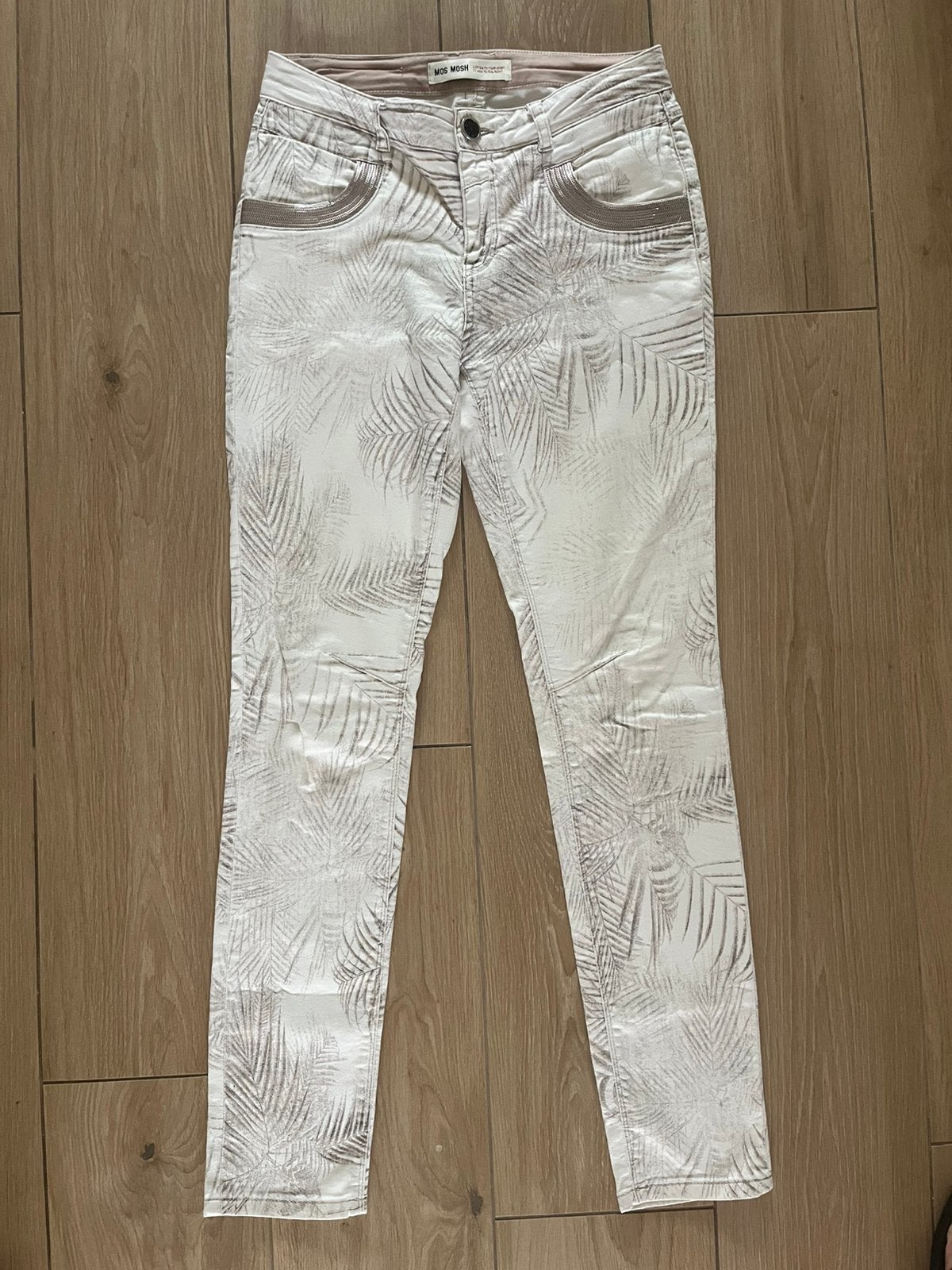 Mos Mosh - beige broek bladermotief - maat 28, Ophalen of Verzenden, Zo goed als nieuw, Overige kleuren, W28 - W29 (confectie 36)