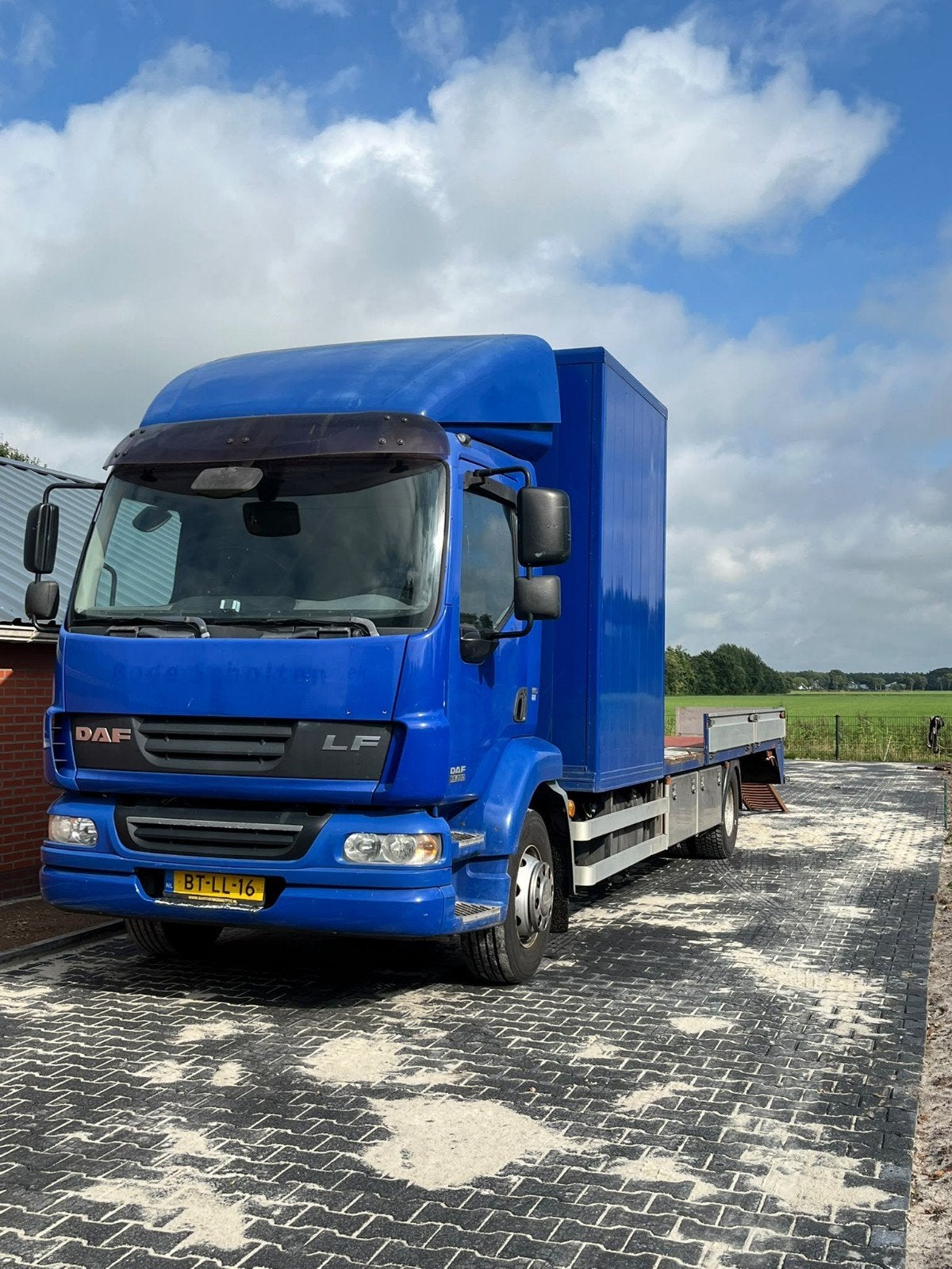 te koop Daf lf oprijvrachtwagen, Auto's, Euro 5, Blauw, Diesel, Grijs