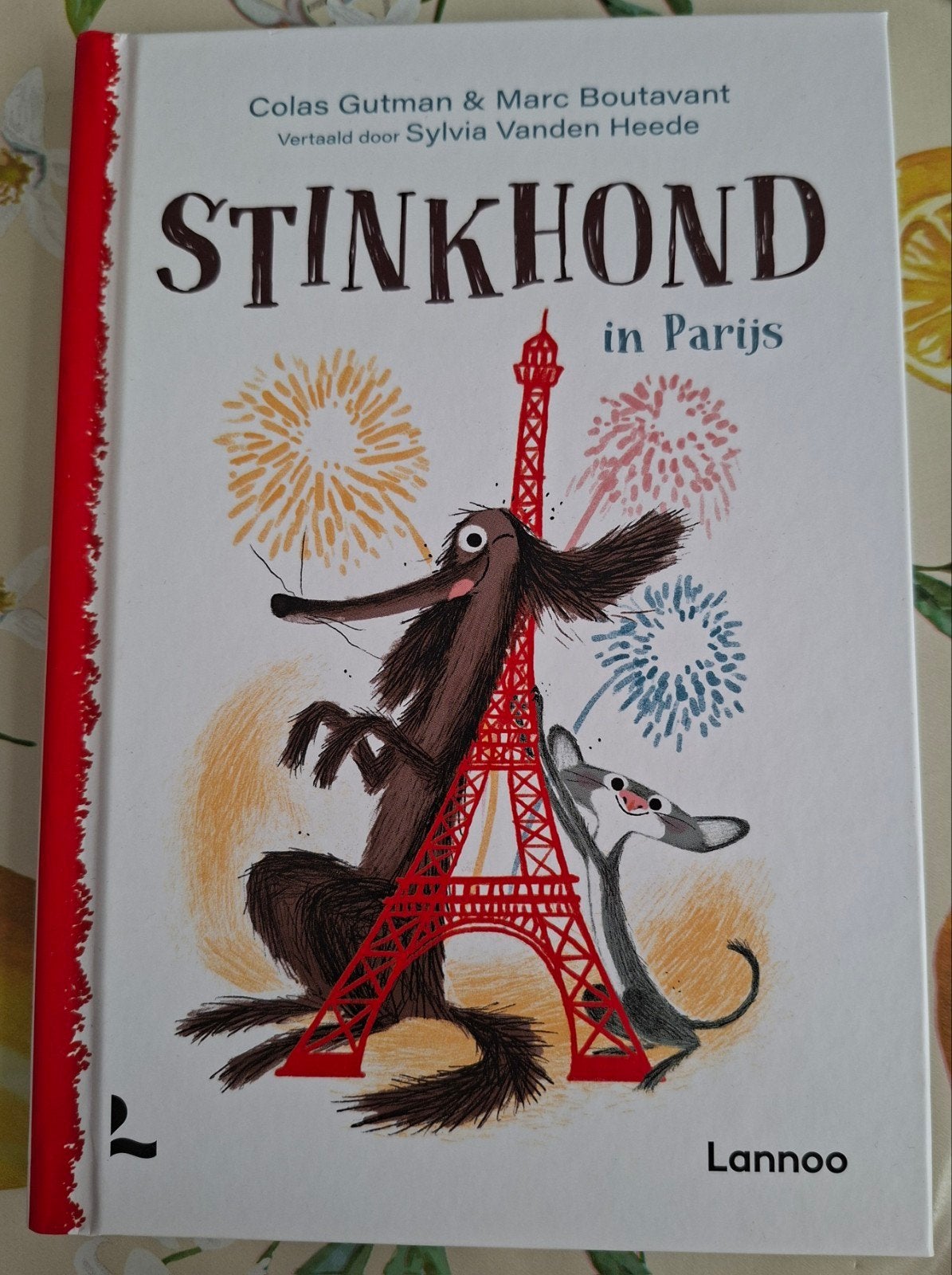 Stinkhond in Parijs - Kinderboek, Ophalen, Zo goed als nieuw