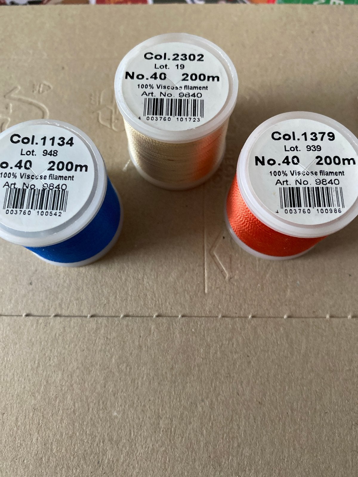 3 klossen 100% Viscose filament garen, 200m per klos, Ophalen of Verzenden, Nieuw, Garen of Naald(en)