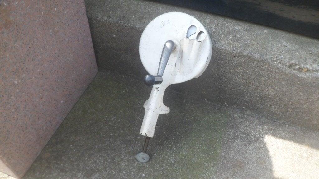 Pede SNIJBONENMOLEN BONENMOLEN BONENSNIJDER wit gietijzer, Huis en Inrichting, Gebruikt, Ophalen of Verzenden, Metaal, Snijmachine