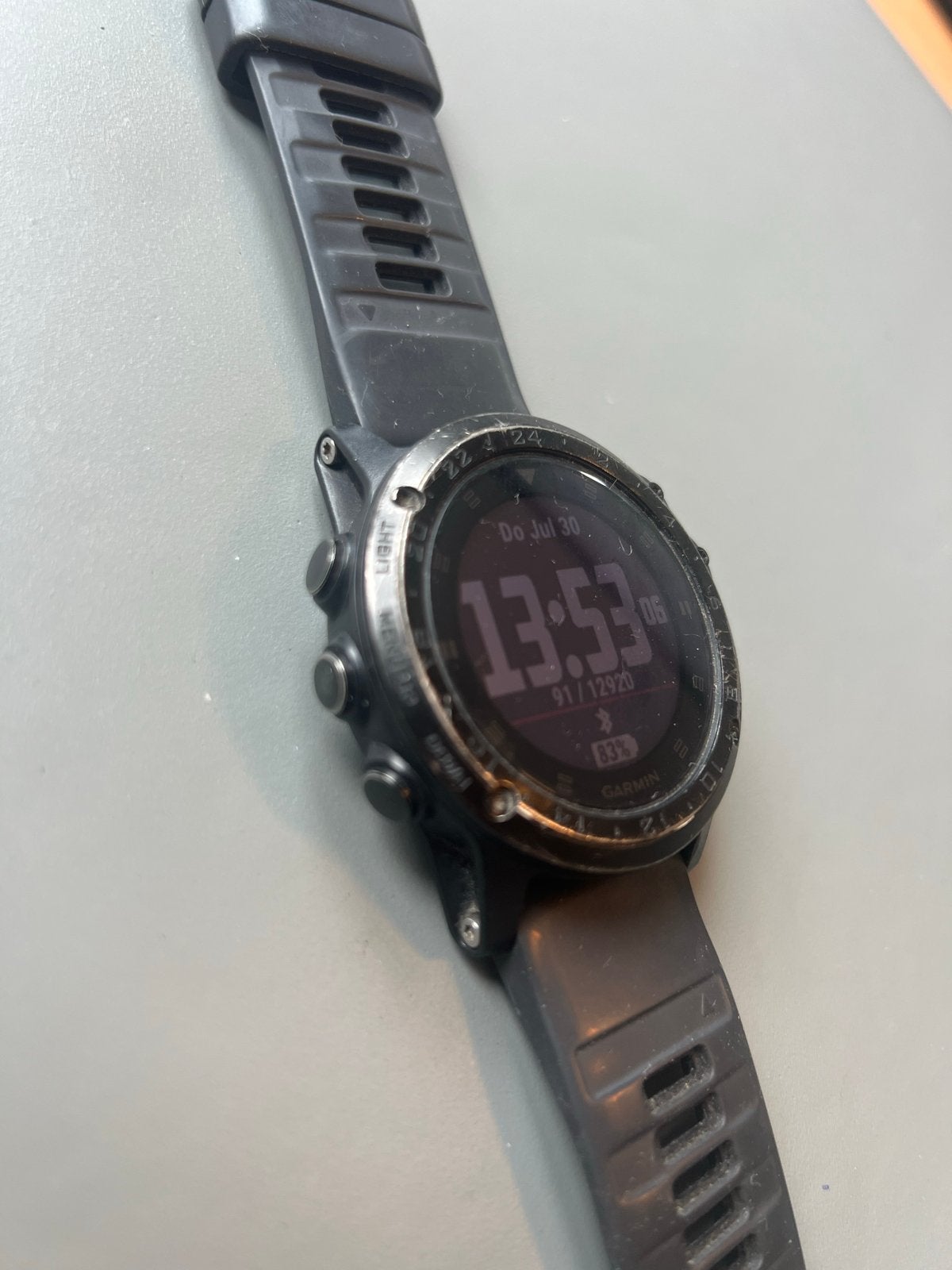 Garmin Tactix Charlie met oplaadkabel - Lange Batterijduur, Ophalen, Zwart, Waterdicht, Afstand