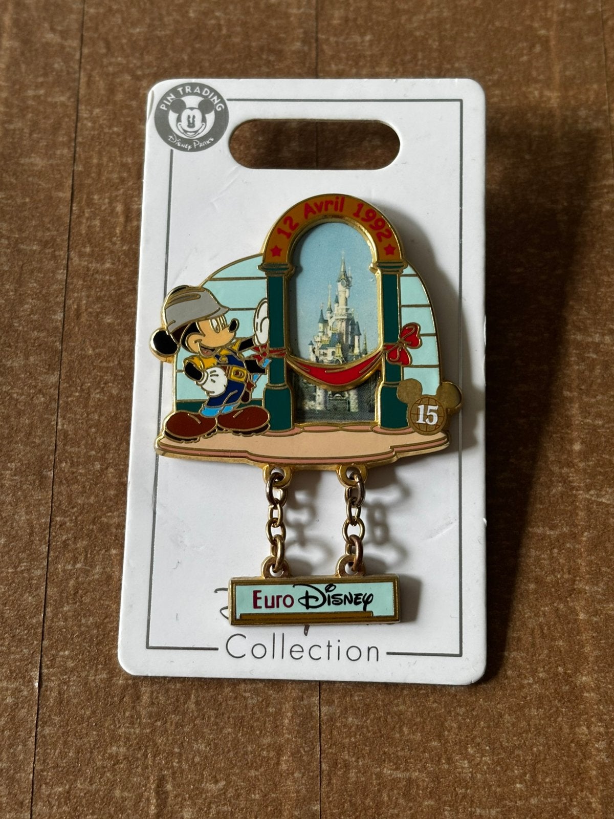 Disney pin Paris 15th Anniversary Mickey Castle LE 900, Verzamelen, Ophalen of Verzenden, Zo goed als nieuw