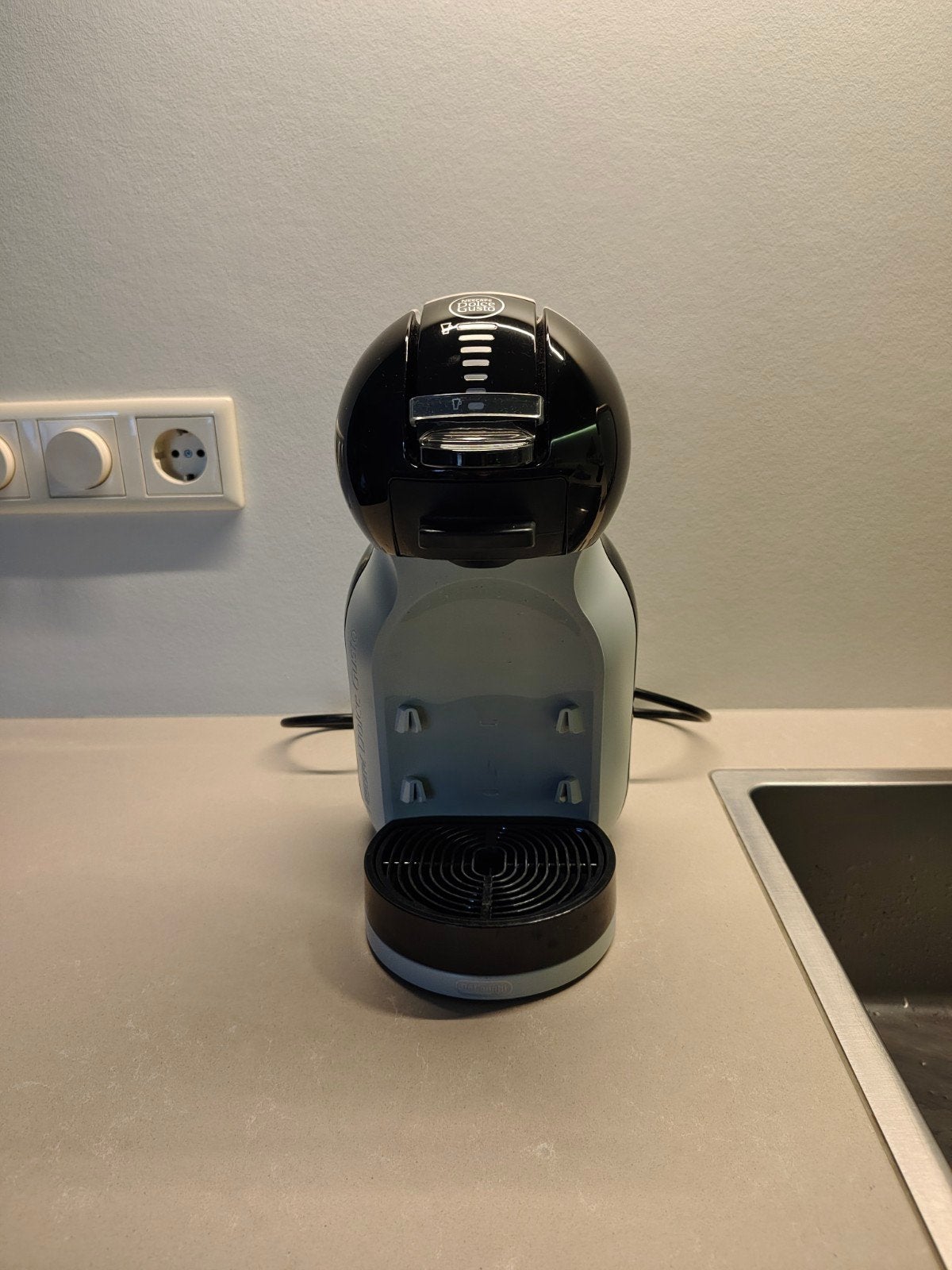 Dolce Gusto Mini Me koffiezetapparaat in nette staat, Witgoed en Apparatuur, Koffiezetapparaten, Koffiemachine, Ophalen of Verzenden